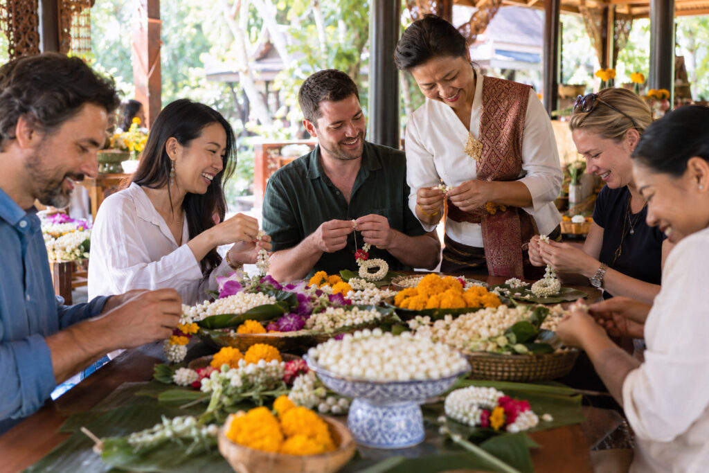 Équipe en activité de team building floral en Thaïlande
